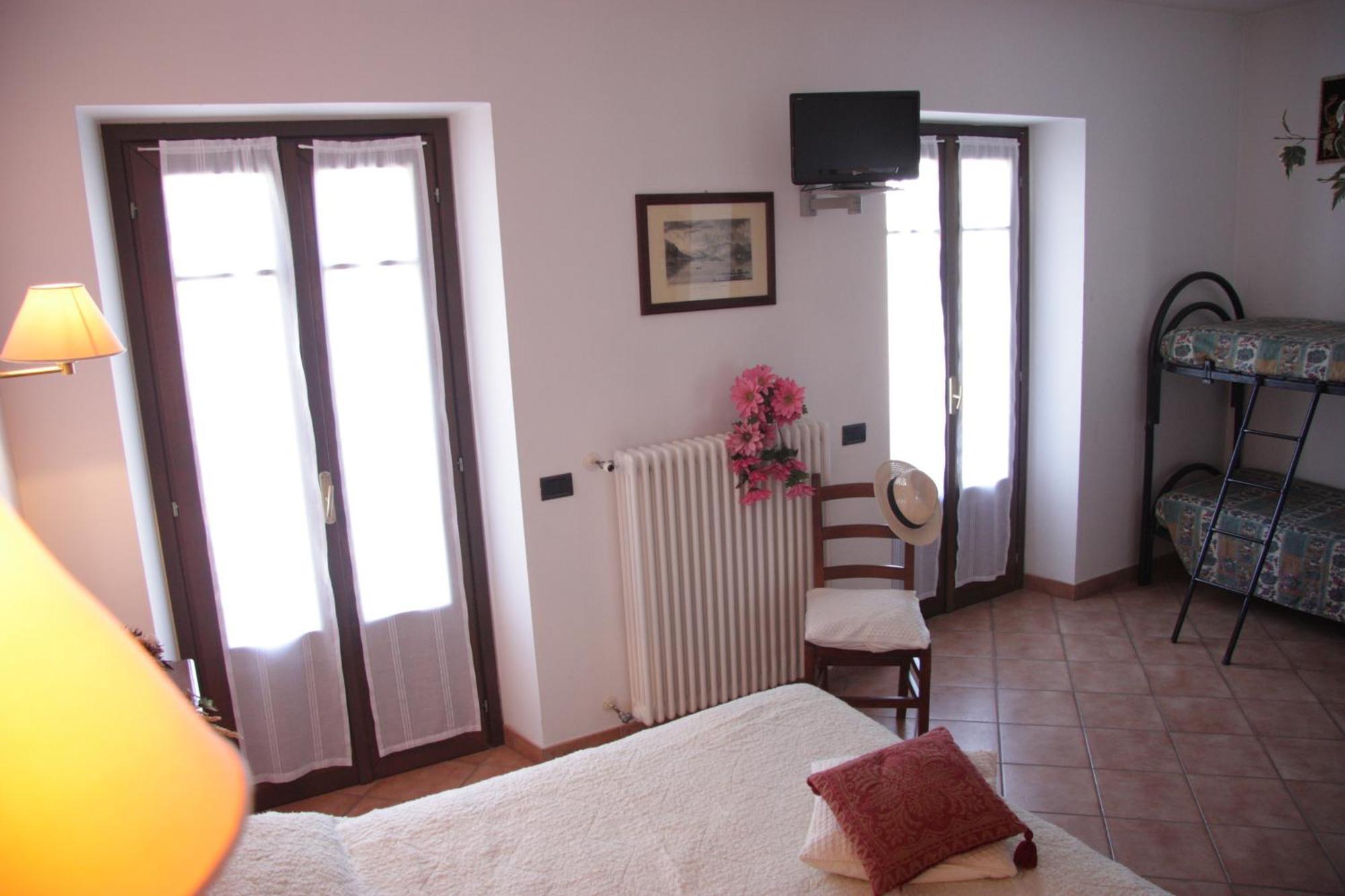 Hotel La Locanda Стреза Экстерьер фото
