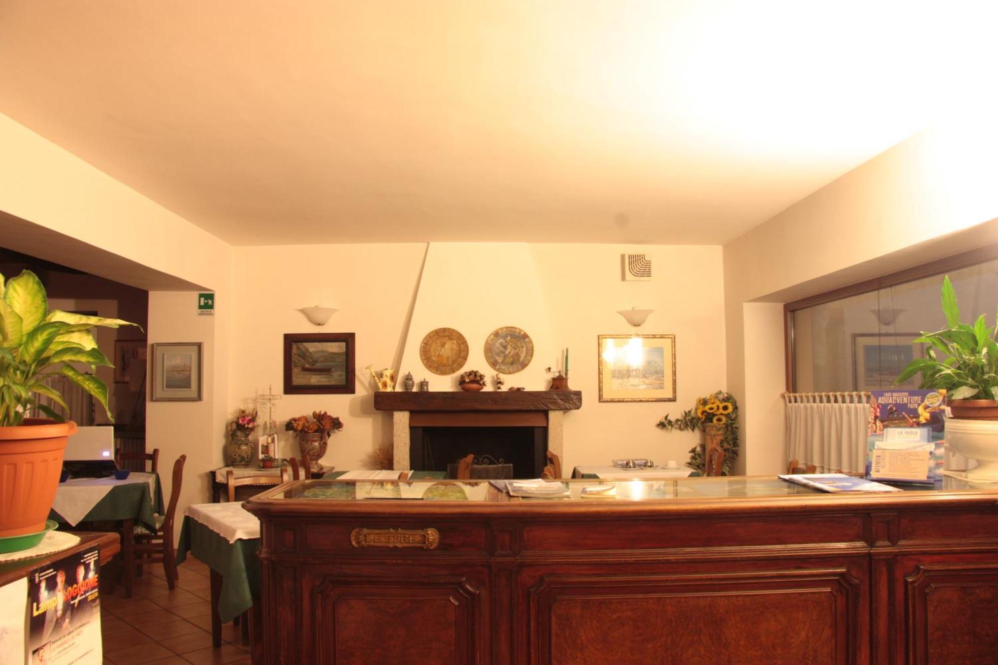 Hotel La Locanda Стреза Экстерьер фото