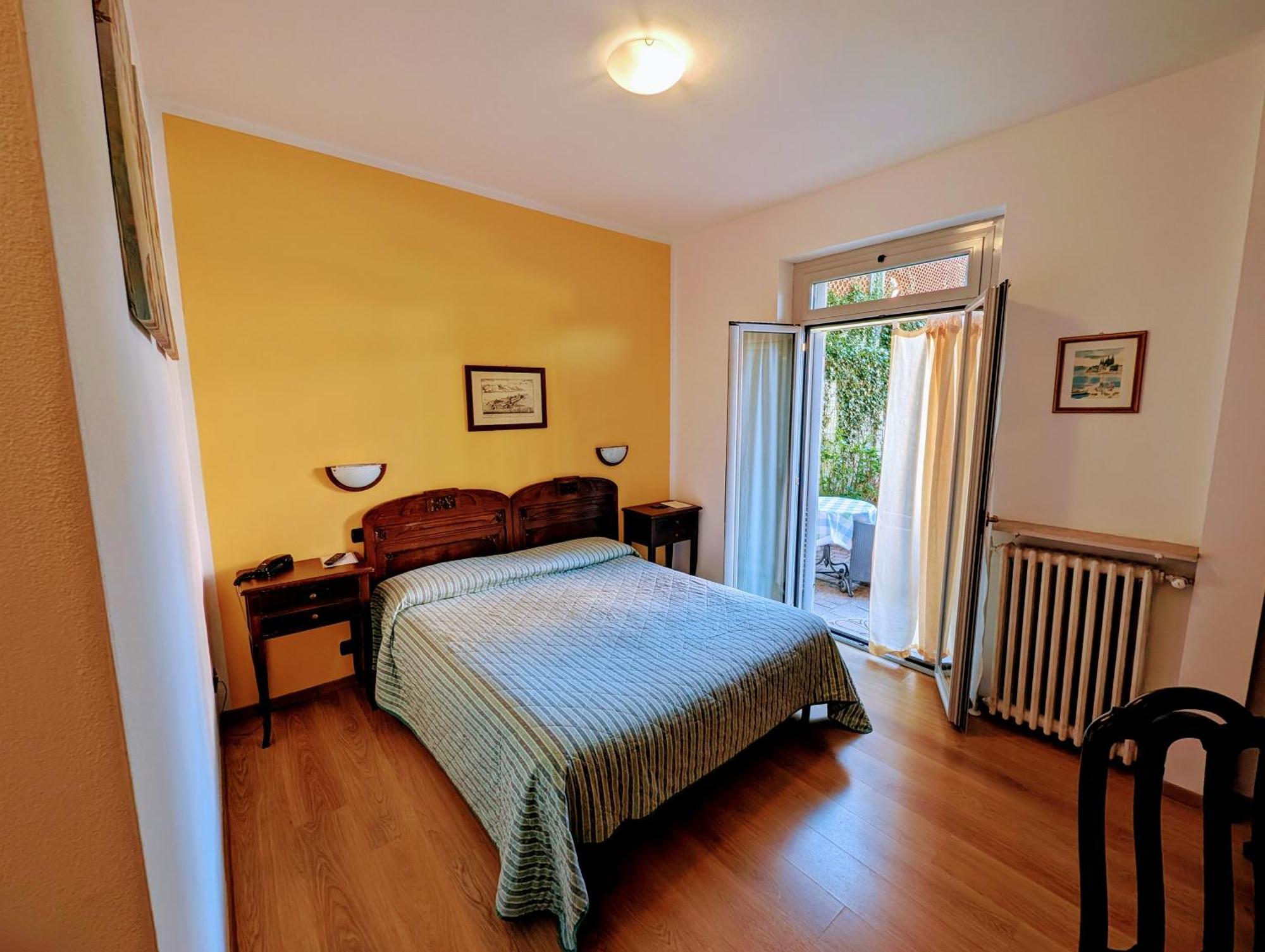 Hotel La Locanda Стреза Экстерьер фото
